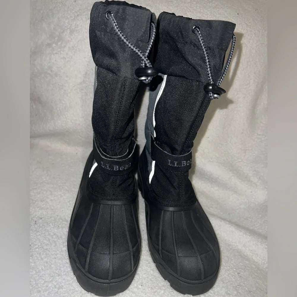 L.L. Bean Kids Mid Calf Winter Boots With Liner | Size 4 | Black | Gray |